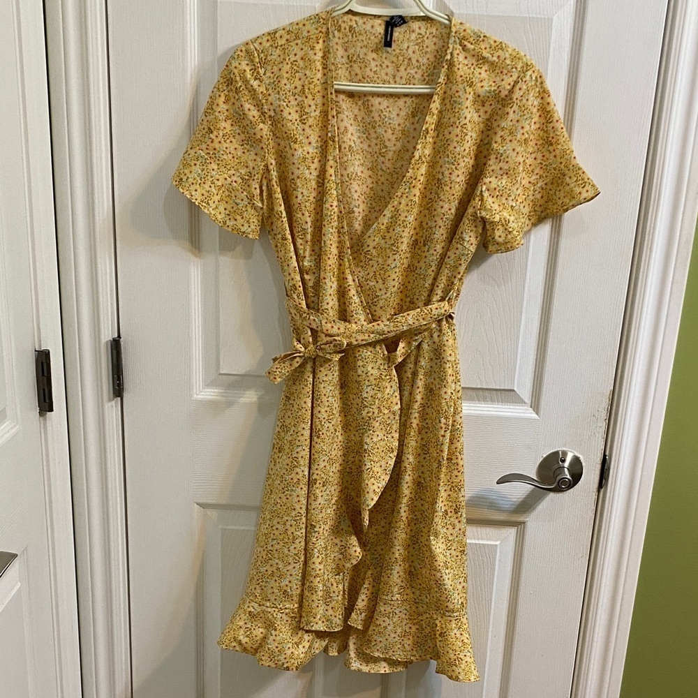 Vero Moda Ruffle Wrap Yellow Floral Midi Dress Women’s Medium Spring Cottagecore